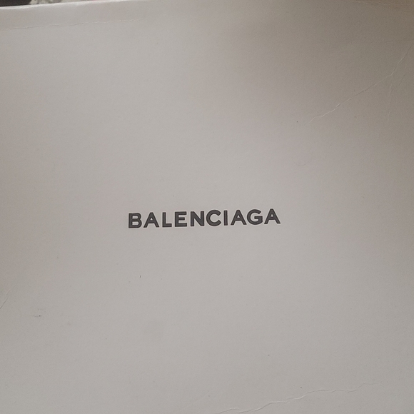 BALENCIAGA Triple S Size 41 - Picture 6 of 10